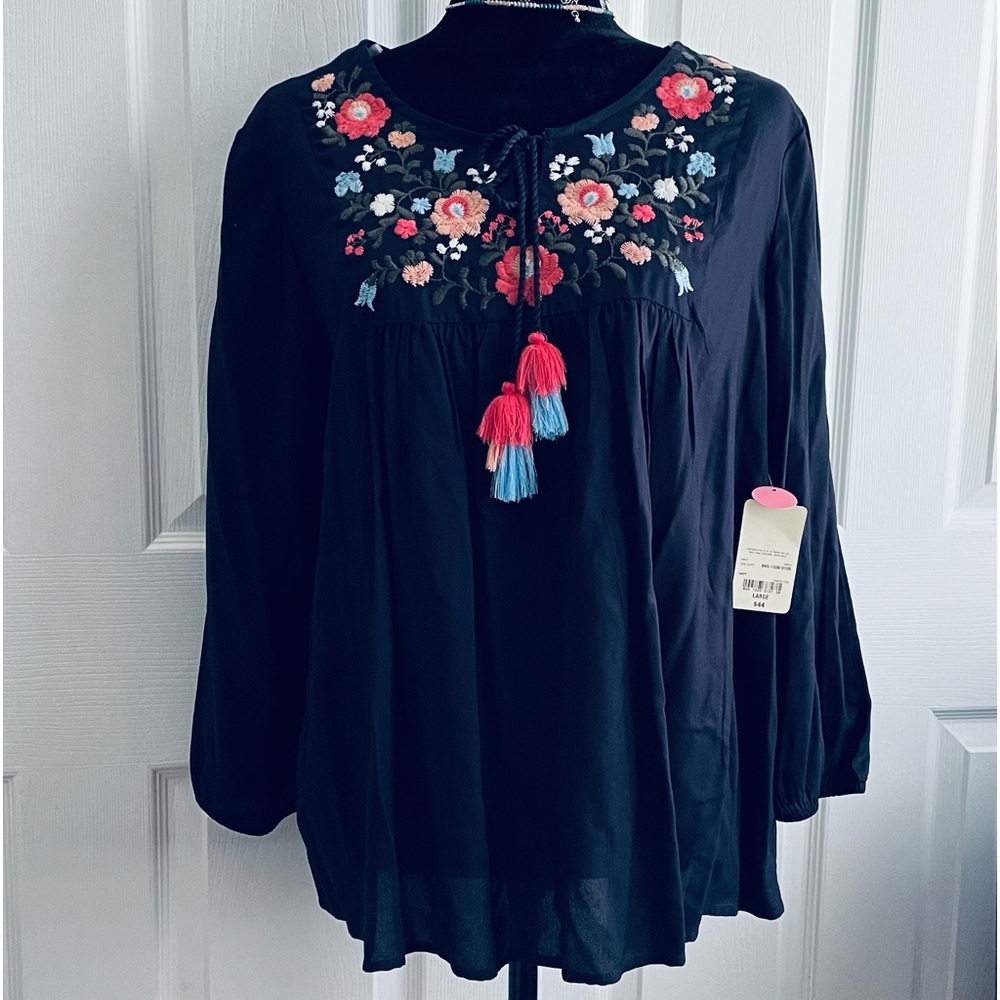 ❤️ NWT St John’s Bay Embroidered Boho Top - Picture 3 of 7